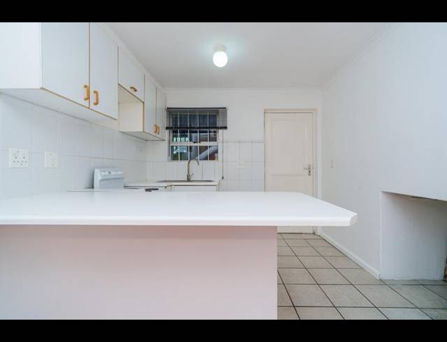 2 BEDROOM APARTMENT FOR SALE IN KENILWORTH UPPER